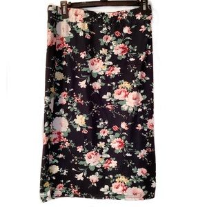 Size M Floral Stretchy Pencil Skirt